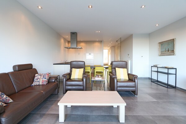 Stijlvol appartement in Het Zoute met panoramisch zee- en Zwinzicht - thumbnail 6