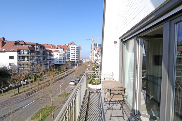 Licht appartement met 3 slaapkamers nabij Albertplein in Knokke-Heist - thumbnail 5