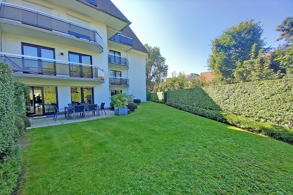 6-persoons appartement met privétuin in hartje Het Zoute, Knokke-Heist - thumbnail 1