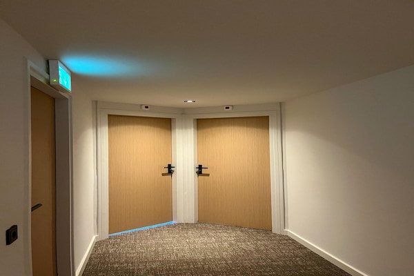 Luxe groepsaccommodatie in monumentaal jaren 30-pand voor 20 gasten in Friesland - thumbnail 3