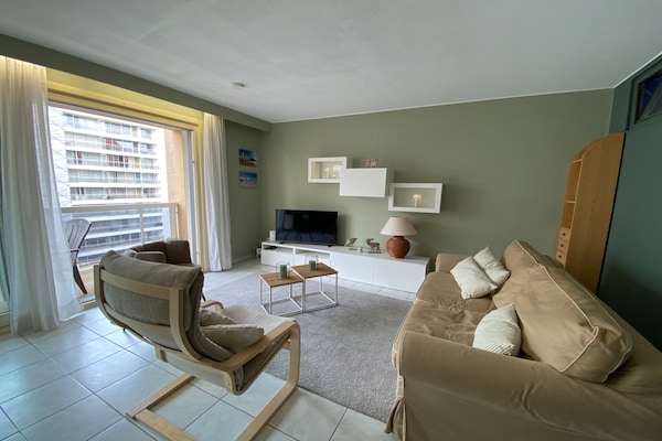 Vernieuwd appartement in Nieuwpoort-Bad, vlakbij strand en golfbaan - thumbnail 1