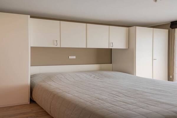 Licht hoekappartement met zonneterras en zicht op de Havengeul - thumbnail 5