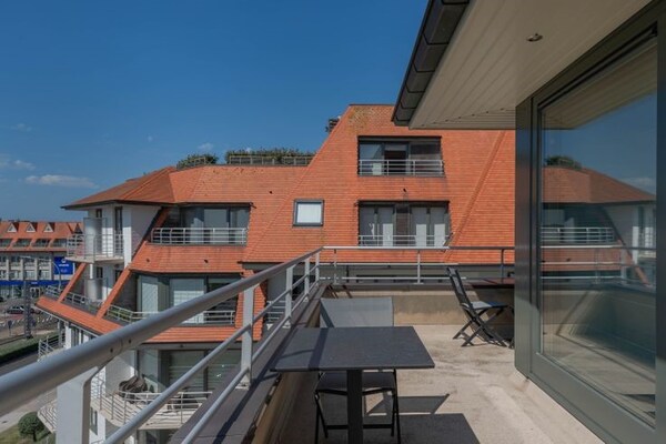 Licht hoekappartement met zonneterras en zicht op de Havengeul - thumbnail 6