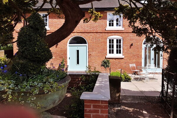 Luxe Mews-huisje in Breedon-on-the-Hill met 2 slaapkamers en 4 badkamers - thumbnail 6