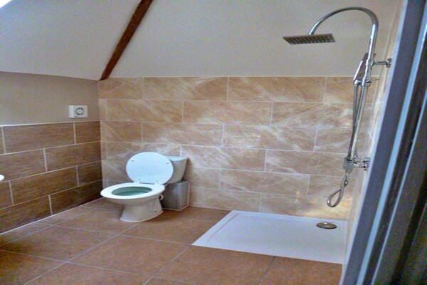 Luxe Mews-huisje in Breedon-on-the-Hill met 2 slaapkamers en 4 badkamers - thumbnail 5