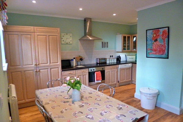 Luxe 2-slaapkamer Mews huisje in Breedon-on-the-Hill - thumbnail 2