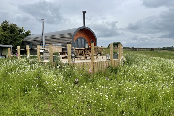 Luxe houtgestookte hot tub hut op het Oxfordshire platteland bij Banbury - thumbnail 2
