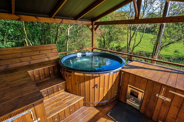 Wakehurst Luxury Dome: Glamping in stijl in het hart van Kent - thumbnail 2