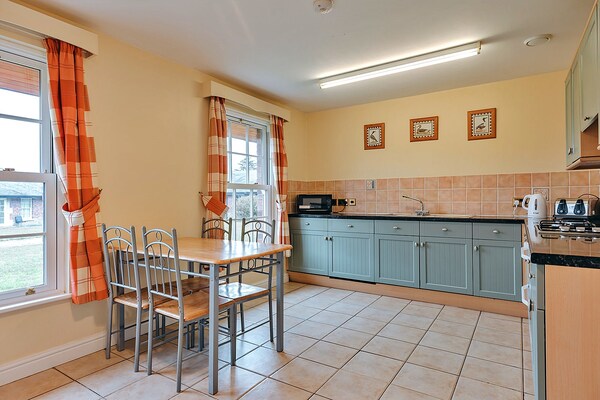 Sfeervol landhuisje in Dorrington: stilte, comfort en wandelavonturen - thumbnail 2