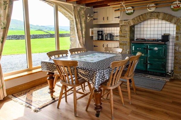 17e-eeuws Dales Stone Cottage met houtkachel in Hawes – 6 personen - thumbnail 2