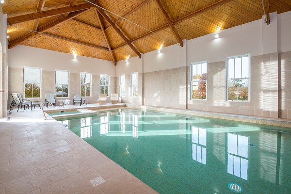 Luxe Georgisch landhuis met zwembad, sauna & privébioscoop voor 24 personen in Carmarthen - thumbnail 5