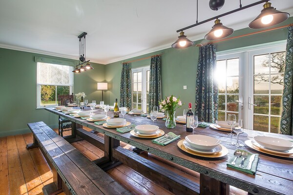 Luxe Georgisch landhuis met zwembad, sauna & privébioscoop voor 24 personen in Carmarthen - thumbnail 2
