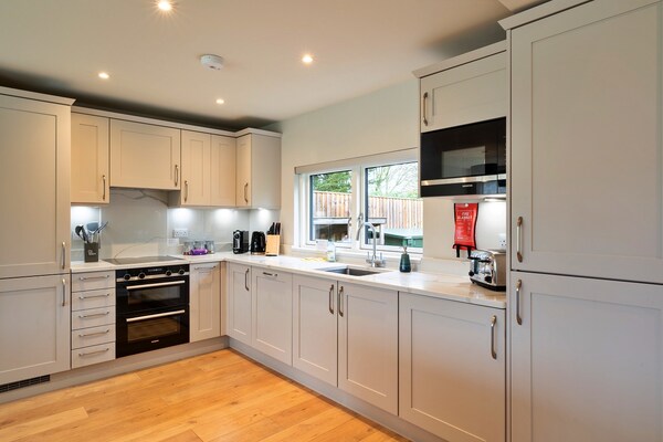 Oak Cottage: Sfeervol landhuis voor 8 in het Heart of England Forest - thumbnail 3