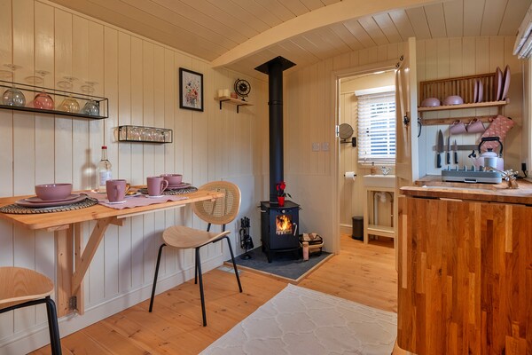 The Flower Hut: Romantisch glamping chalet aan de rand van de Cotswolds - thumbnail 2