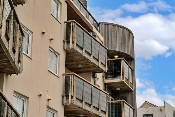Appartement 25 The Waves: Zeezicht & Balkon aan Watergate Bay - thumbnail 2