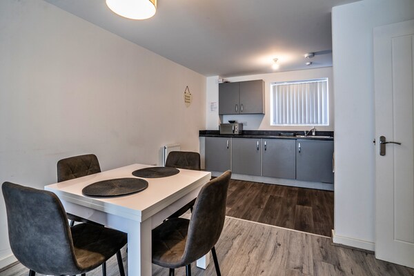Stijlvol appartement op de begane grond nabij centrum Birmingham - thumbnail 2