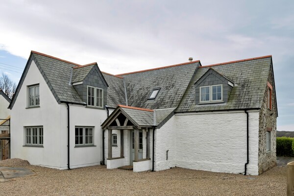 St Eval School House: Historisch schoolgebouw met zeezicht voor 10 personen in Noord-Cornwall - thumbnail 3