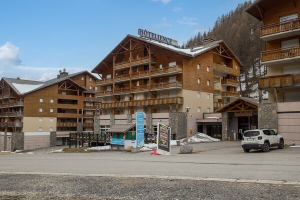 4-persoons appartement aan de piste in Allos · 32 m² - thumbnail 1