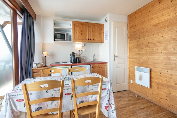 4-persoons appartement aan de piste in centrum Chamrousse - thumbnail 6