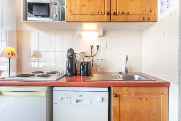 4-persoons appartement aan de piste in centrum Chamrousse - thumbnail 2