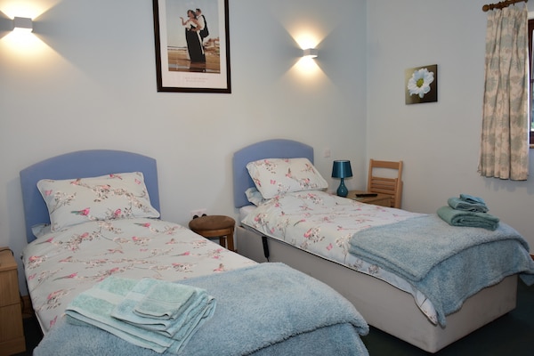 Toegankelijk landhuis op het platteland van Shropshire met houtkachel - thumbnail 3