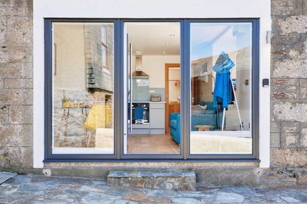 Stijlvol appartement voor 2 in haven van Porthleven - thumbnail 3