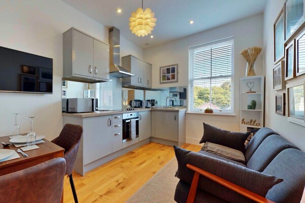 Modern appartement aan de rivier Derwent in het hart van Matlock - thumbnail 2