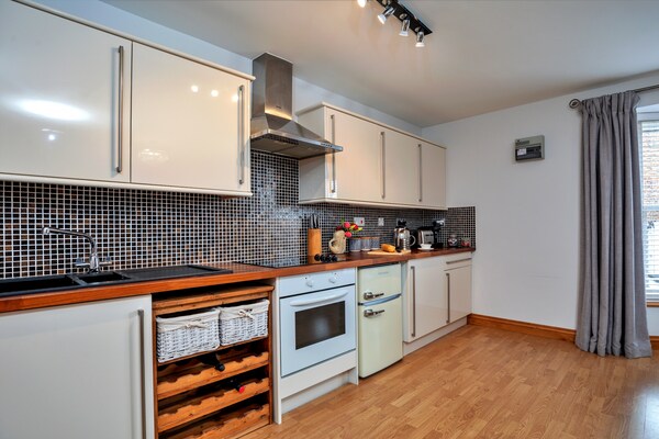 Stijlvol appartement aan zee in Whitby, vlakbij de Whalebone Arch - thumbnail 2