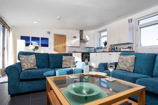 Walney Island Lighthouse: Uniek landhuis aan zee met panoramisch uitzicht - thumbnail 6