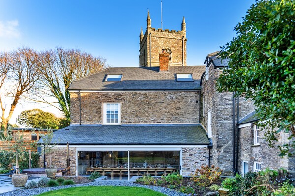 Luxe groepsverblijf ARC Padstow: 12 suites, tuinkamers & hottub vlakbij strand - thumbnail 1