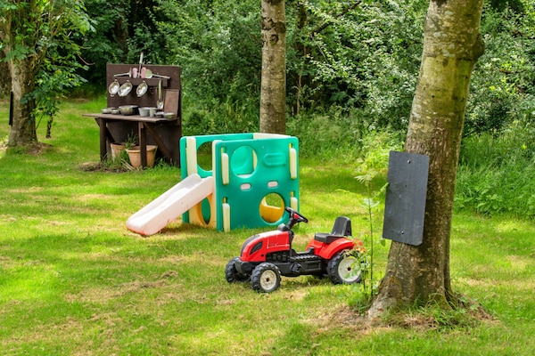 Lotus Belle-tent op melkveebedrijf in Noord-Devon, 4 hectare privéveld - thumbnail 4