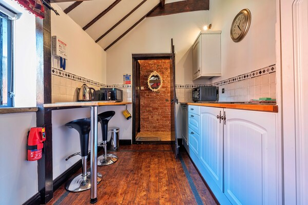 The Hayloft: Romantisch appartement met hemelbed nabij Newark en Lincoln - thumbnail 2