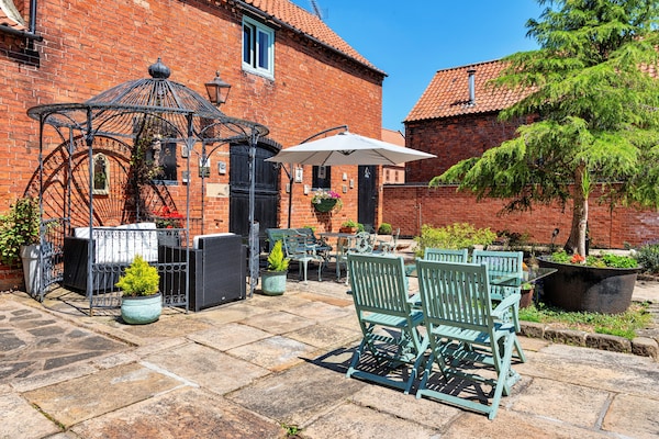 The Hayloft: Romantisch appartement met hemelbed nabij Newark en Lincoln - thumbnail 4