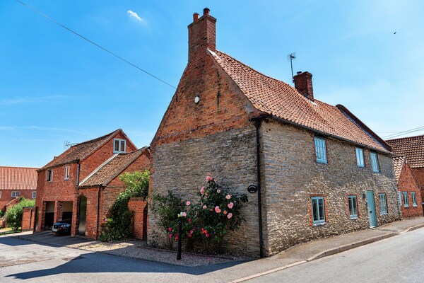 The Hayloft: Romantisch appartement met hemelbed nabij Newark en Lincoln - thumbnail 3