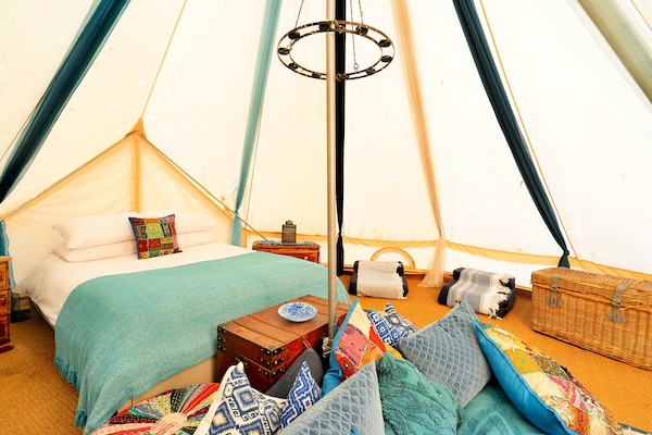 Magische Bell Tent in privébos bij Newbury – 6 personen - thumbnail 4