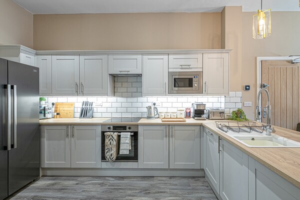 4-persoons modern appartement in centrum Pwllheli nabij strand - thumbnail 3