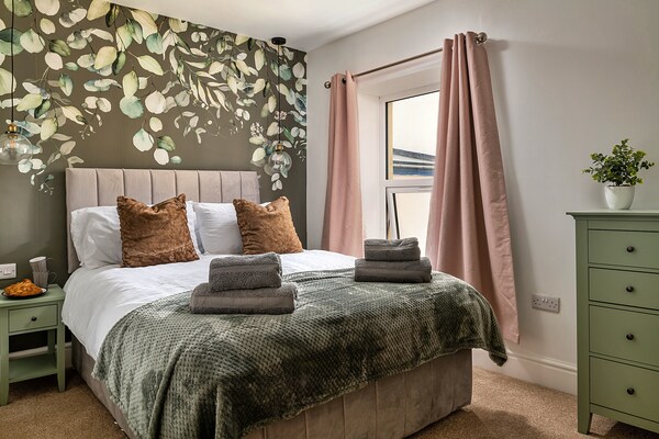 Luxe Penthouse voor 11 aan de kust van Pwllheli, met hot tub en pooltafel - thumbnail 4
