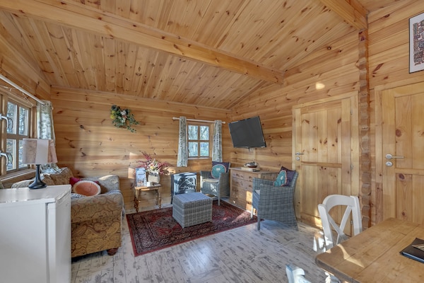 Vrijstaande boslodge voor 4 personen nabij Bury St Edmunds met tuin - thumbnail 6