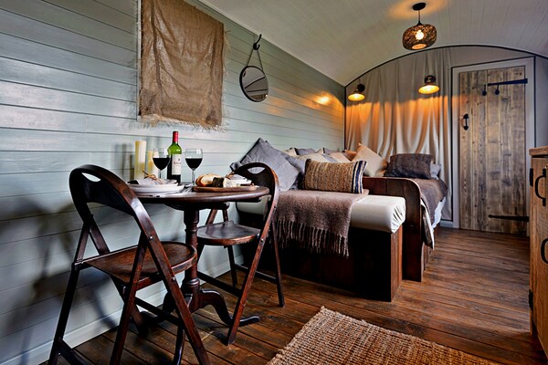 Sfeervol chalet 'Joan' Shepherds Hut in Pwllheli - thumbnail 3