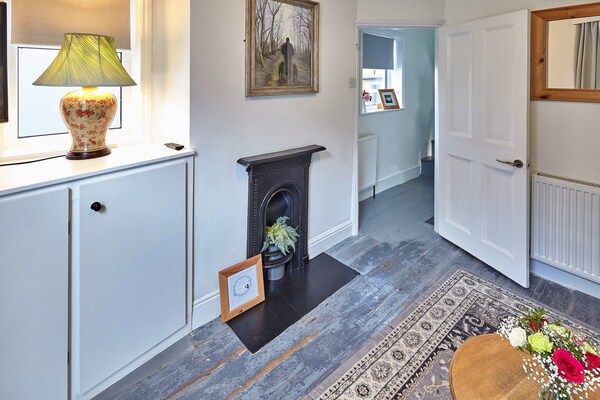 Op 1,0 km van het strand: Sfeervol landhuis Albion Cottage in Whitby - thumbnail 6