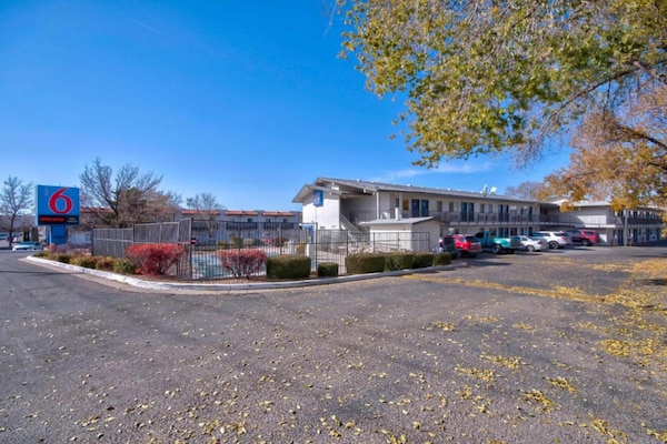 1 Queen Bed  Smoking - Santa Fe, NM