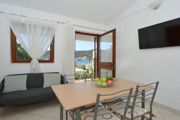 Luxe appartement met balkon en zeezicht in Vinisce · 3 pers. - thumbnail 3