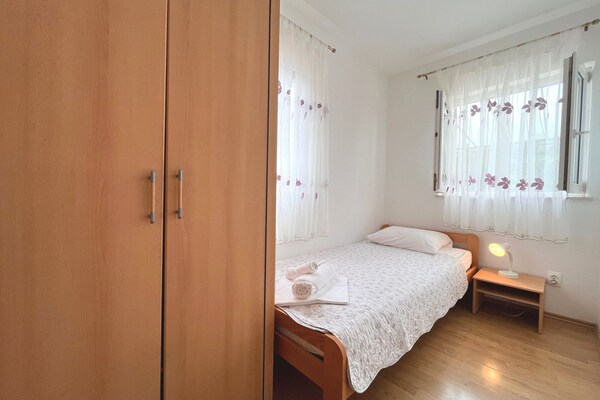 Studio Butković: knus appartement op 400m van zee in Novi Vinodolski - thumbnail 5