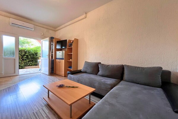 Comfortabel appartement voor 4, vlakbij strand en zee in Novi Vinodolski - thumbnail 1