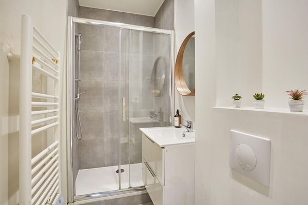 Charmant appartement Jean Moulin New in Parijs - thumbnail 4