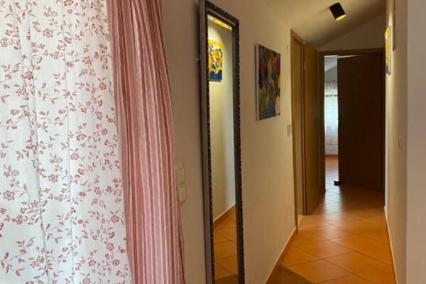 4-persoons appartement aan zee in Rab - thumbnail 4