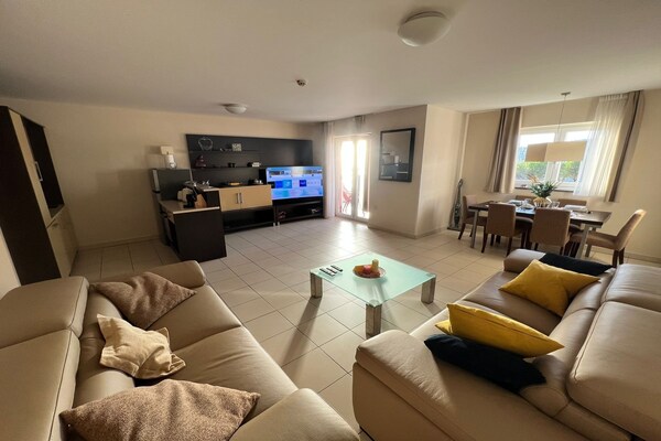 Modern appartement aan de Sloveense kust, vlakbij het strand van Portorož - thumbnail 2