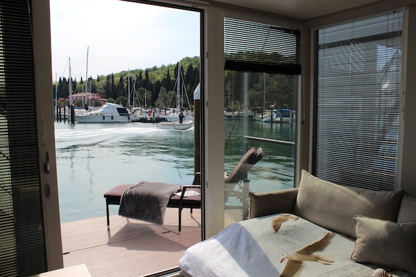 Aan het strand: Uniek drijvend appartement in Portorož - thumbnail 3