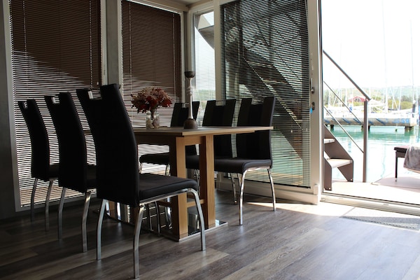 Aan het strand: Uniek drijvend appartement in Portorož - thumbnail 5