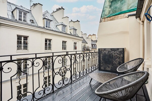 Licht appartement in hartje Parijs, vlakbij Place de la Bourse - thumbnail 2